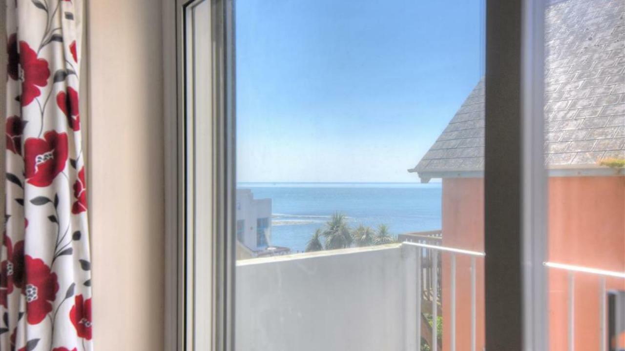 4 Bay View Court Apartment Lyme Regis