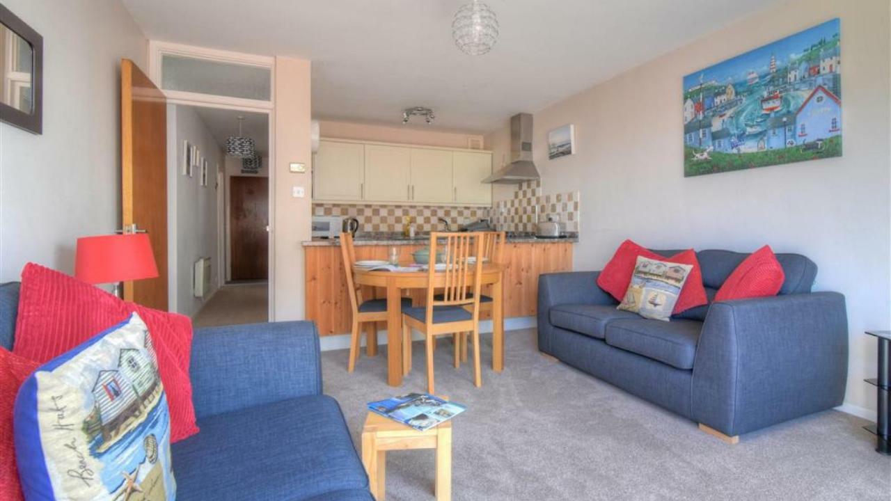 4 Bay View Court