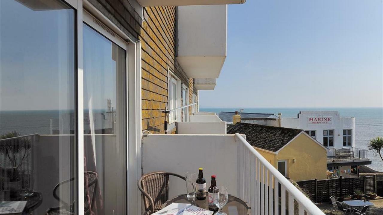 Apartment 4 Bay View Court *
